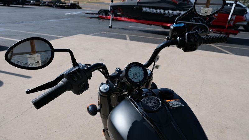 NEW 2026 INDIAN MOTORCYCLE CHIEF BOBBER DARK HORSE Image 16