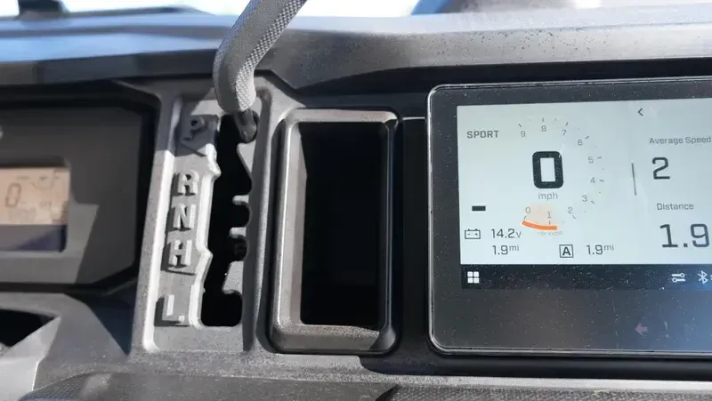 NEW 2026 CAN-AM DEFENDER MAX XT HD11 WITH 1025 INCH TOUCHSCREEN Image 14