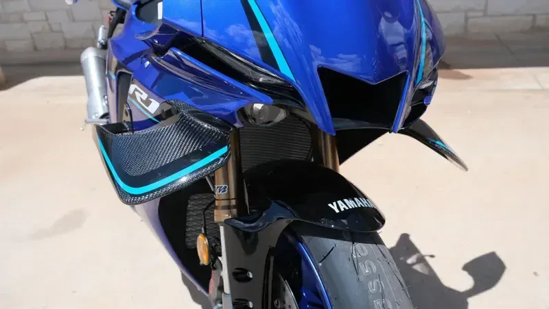 NEW 2026 YAMAHA YZF-R1 Image 8