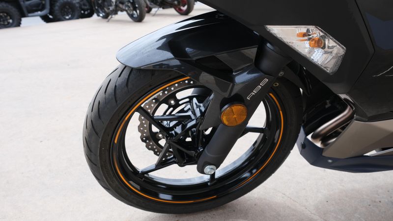 USED 2023 KAWASAKI NINJA 400 ABS Image 13