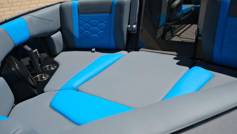 USED 2024 MALIBU WAKESETTER 23LSV Image 30