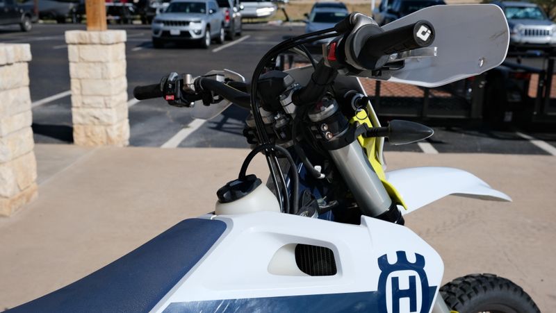 USED 2021 HUSQVARNA FE 501S Image 6