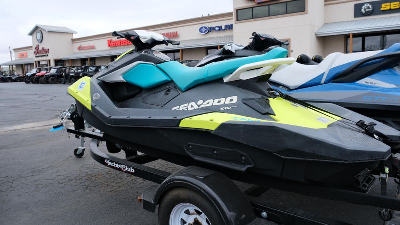 USED 2018 SEADOO SPARK 3 UP Image 4