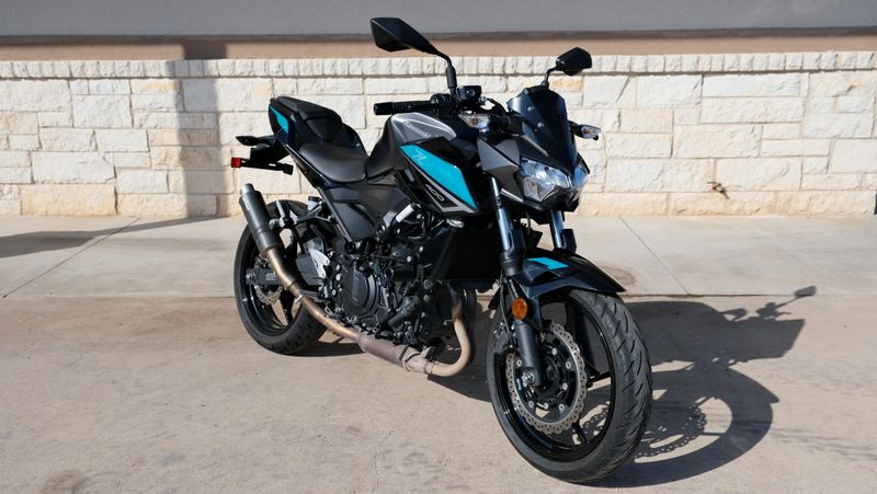 USED 2023 KAWASAKI Z400 ABS Image 1