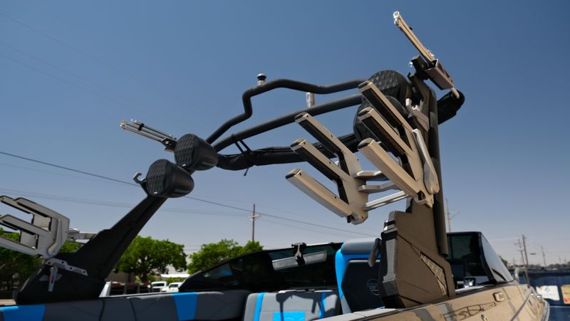 USED 2024 MALIBU WAKESETTER 23LSV Image 10