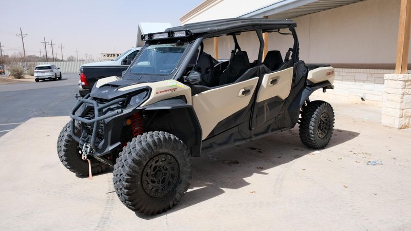 2024 Can-Am COMMANDER MAX XT-P 1000R DESERT TAN & CARBON BLACKImage 7