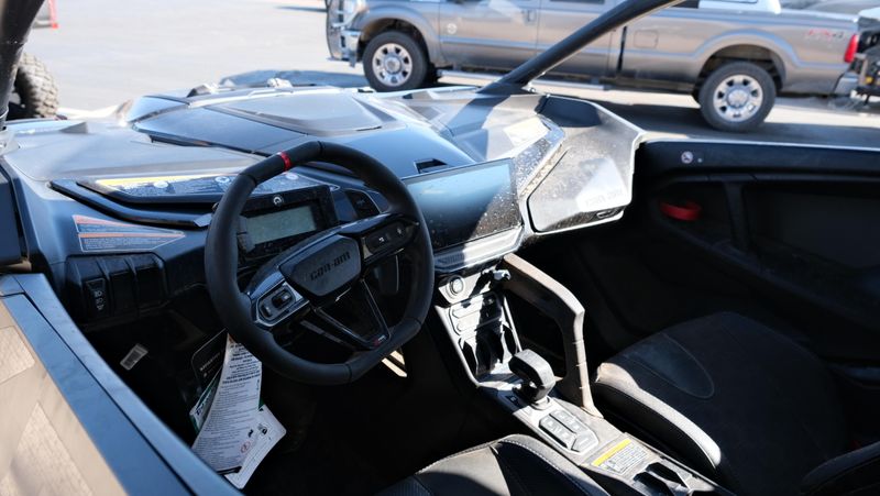 USED 2026 CAN-AM MAVERICK R X RS 999T DCT Image 9