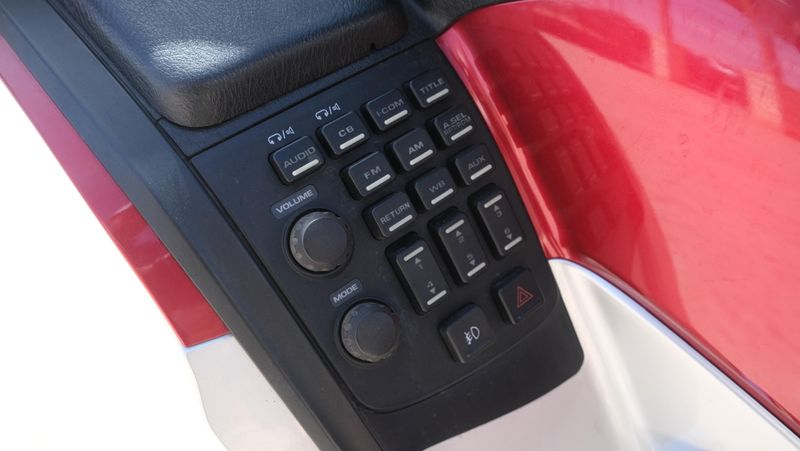 USED 2012 HONDA GOLD WING AUDIO COMFORT Image 16