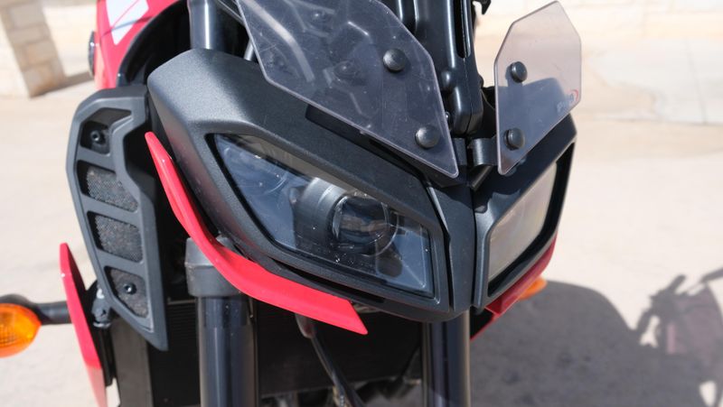 USED 2018 YAMAHA MT09 Image 9