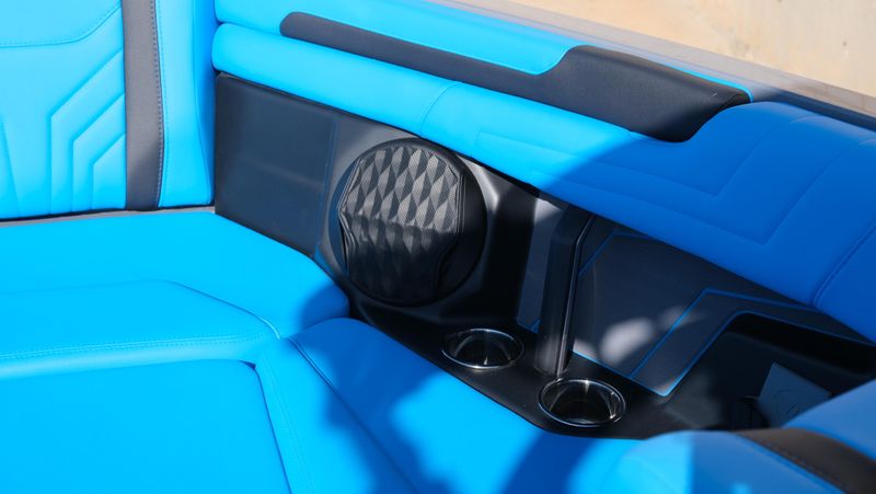 NEW 2026 MALIBU 25 LSV Image 34