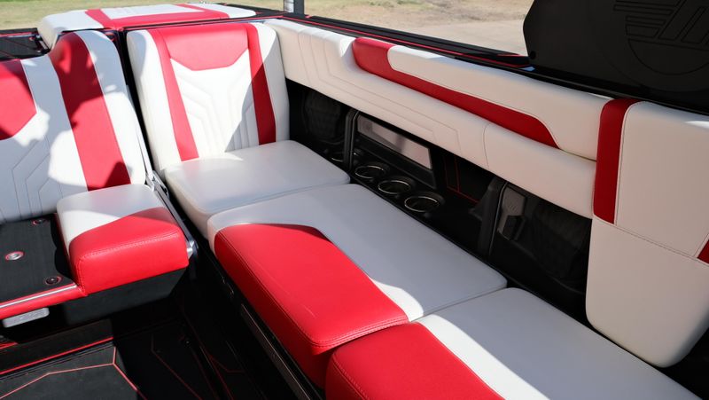 2025 MALIBU WAKESETTER 25 LSV  in a RED-BLACK-WHITE exterior color. Family PowerSports (877) 886-1997 familypowersports.com 