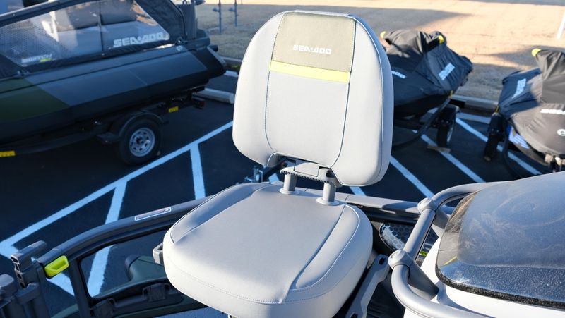 NEW 2026 SEADOO SWITCH FISH COMPACT 170HP WITH PAINTED TRAILER Image 14