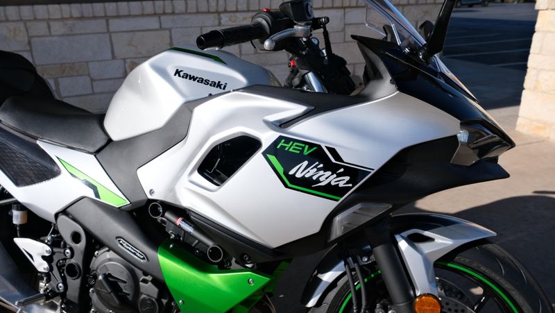 USED 2024 KAWASAKI NINJA 7 HYBRID ABS Image 11