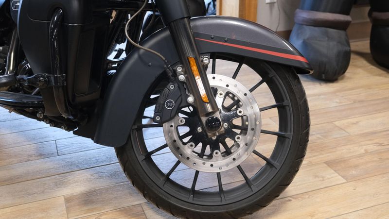 USED 2018 HARLEY STREET GLIDE CVO STREET GLIDE Image 11