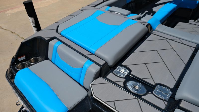 USED 2024 MALIBU WAKESETTER 23LSV Image 11