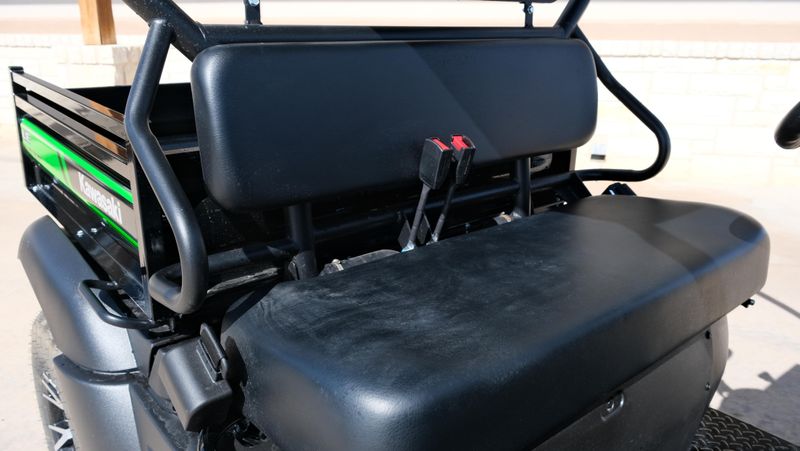 NEW 2026 KAWASAKI MULE SX 4X4 XC LE  in a METALLIC ONYX BLACK exterior color. Family PowerSports (877) 886-1997 familypowersports.com 