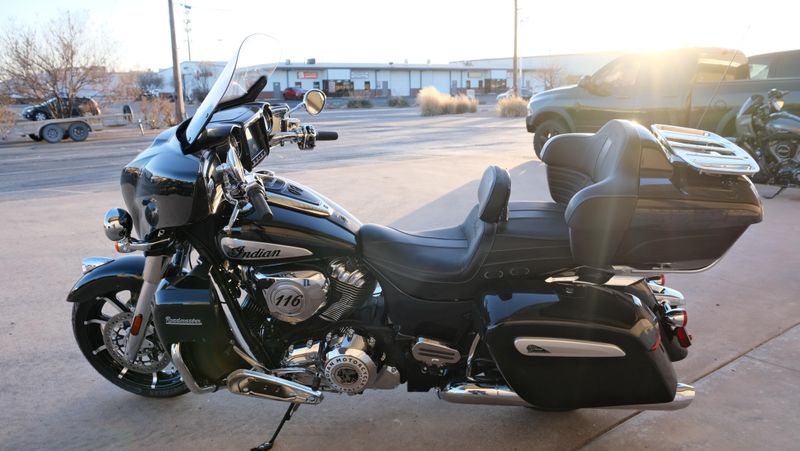 USED 2024 INDIAN MOTORCYCLE ROADMASTER LTD BLACK AZURE CRYSTAL 49ST LIMITED Image 5