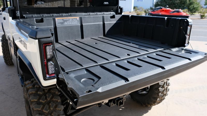NEW 2026 CAN-AM DEFENDER MAX LIMITED CAB HD11 Image 32