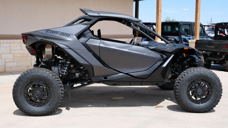 USED 2026 CAN-AM MAVERICK R X RS WITH SMART-SHOX 999T DCT Image 2