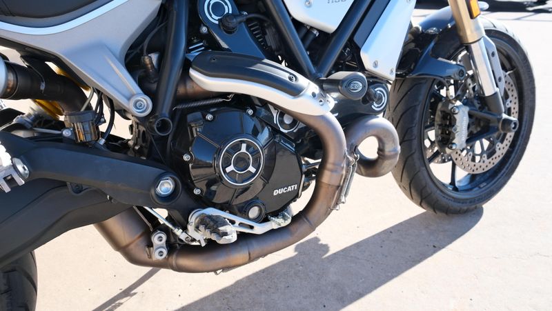USED 2018 DUCATI SCRAMBLER 1100 Image 16