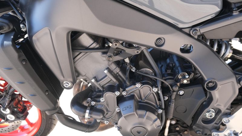 USED 2021 YAMAHA MT-09 Image 17