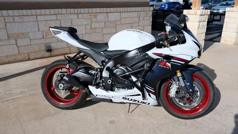 USED 2024 SUZUKI GSXR750 Image 2