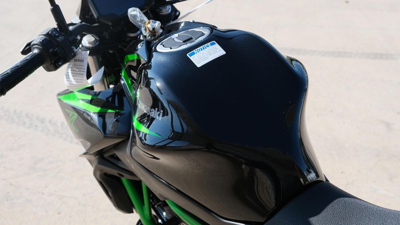 NEW 2025 KAWASAKI Z650 ABS Image 11
