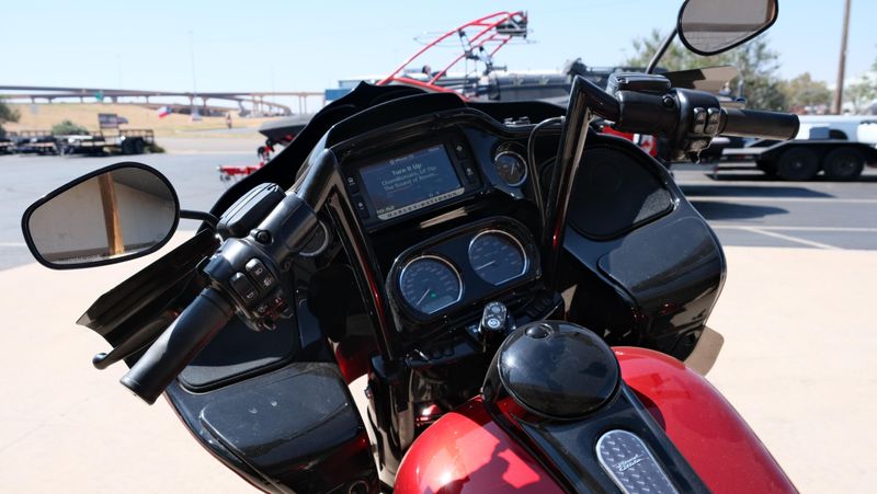 USED 2018 HARLEY ROAD GLIDE SPECIAL Image 16