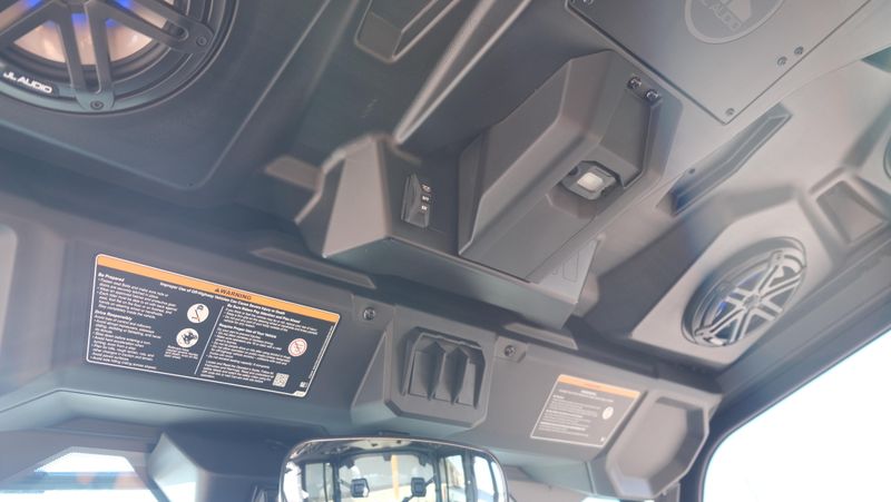 NEW 2026 CAN-AM DEFENDER MAX LONE STAR CAB HD11 Image 26