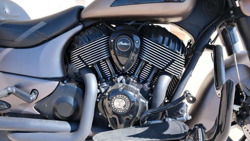 USED 2019 INDIAN MOTORCYCLE CHIEFTAIN DARK HORSE BRONZE SMOKE Image 14