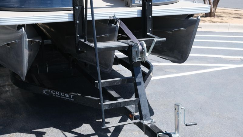 USED 2021 CREST CLASSIC FISH 220 Image 4