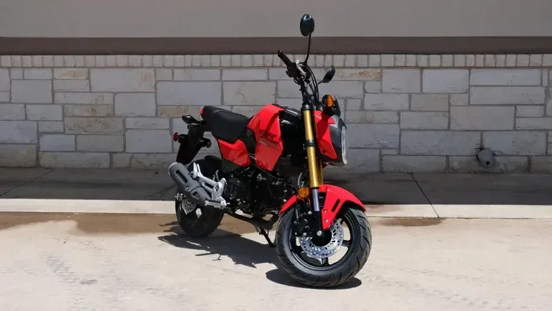 2026 Honda GROM CHERRY RED Image 1