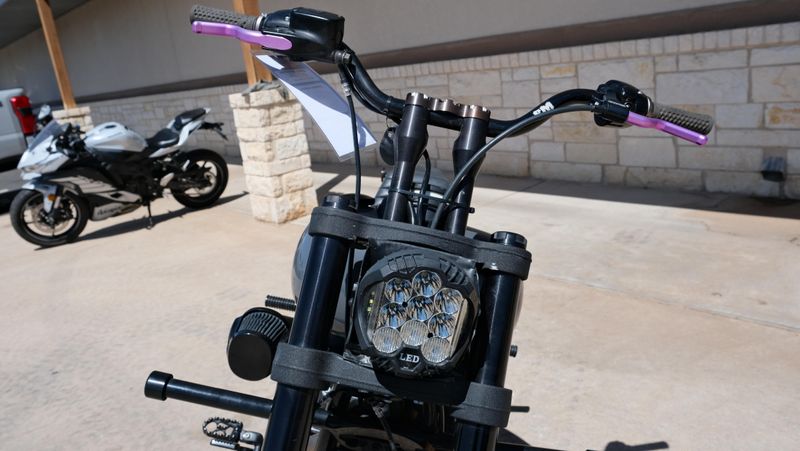 USED 2022 HARLEY SOFT TAIL LOWRIDER S Image 9