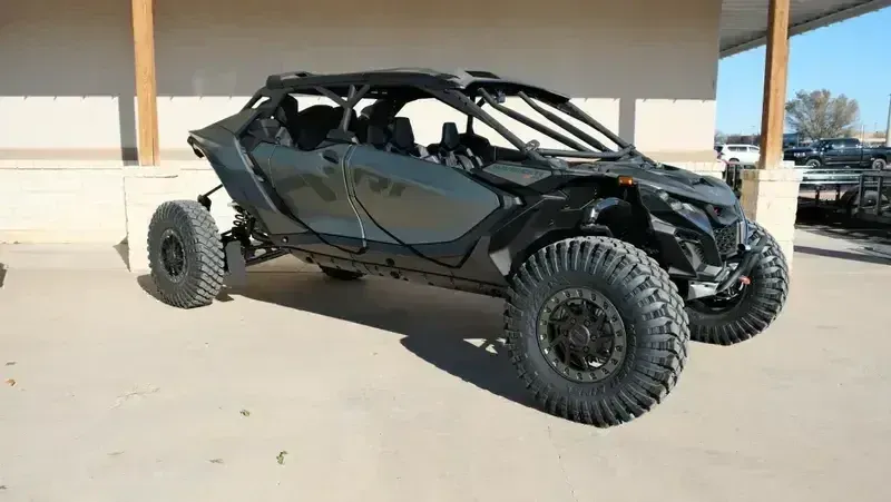 NEW 2026 CAN-AM MAVERICK R MAX X RC WITH SMARTSHOX 999T DCT Image 1