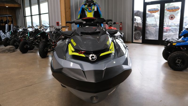 2024 SEADOO RXTX 325 WITH SOUND SYSTEM ICE METAL AND MANTA GREEN Image 13