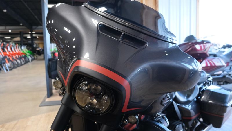 USED 2018 HARLEY STREET GLIDE CVO STREET GLIDE Image 9
