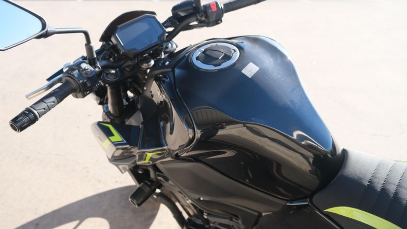 USED 2024 KAWASAKI Z900 ABS Image 5