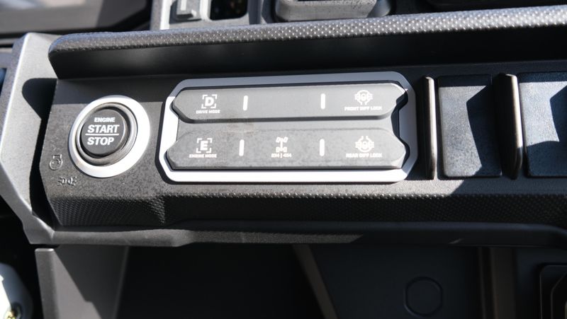 NEW 2026 CAN-AM DEFENDER MAX LONE STAR HD11 Image 21