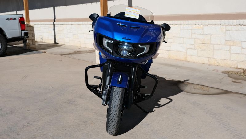 NEW 2026 INDIAN MOTORCYCLE CHALLENGER DARK HORSE Image 8