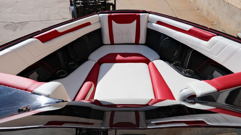 2025 MALIBU WAKESETTER 25 LSV  in a RED-BLACK-WHITE exterior color. Family PowerSports (877) 886-1997 familypowersports.com 