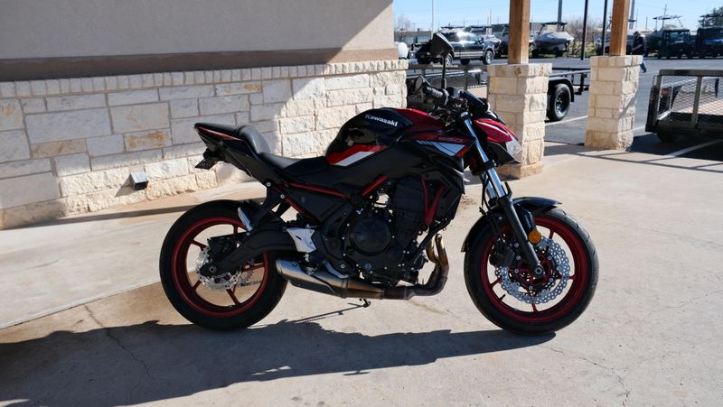 USED 2024 KAWASAKI Z650 ABS Image 2