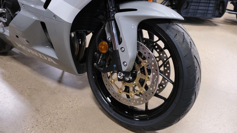NEW 2026 HONDA CBR600RR ABS Image 12