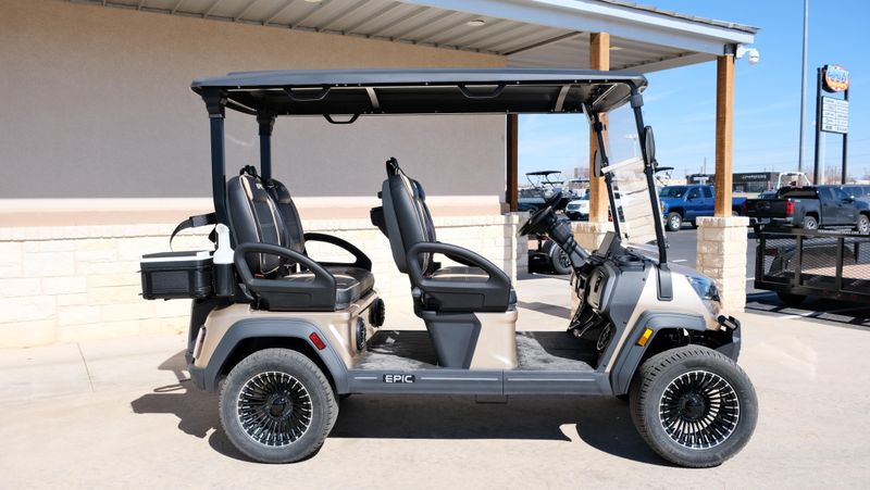 USED 2025 EPIC E40 FX Image 2