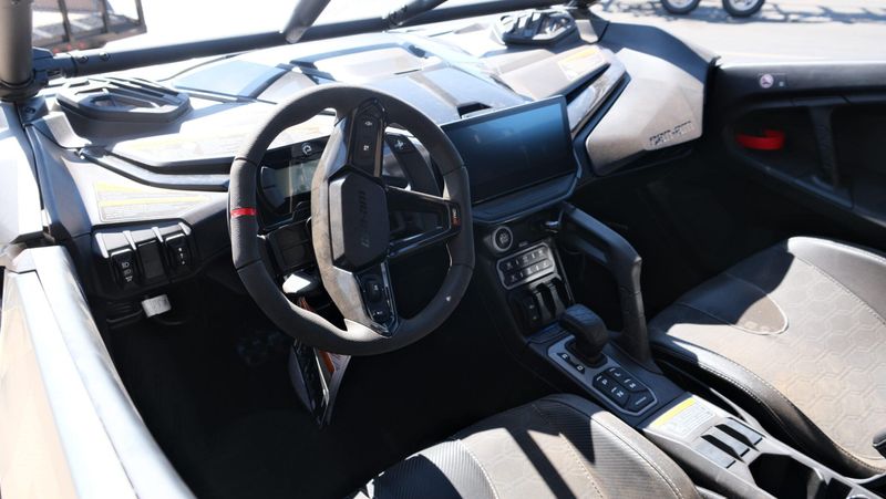 NEW 2026 CAN-AM MAVERICK R X RC 999T DCT Image 17