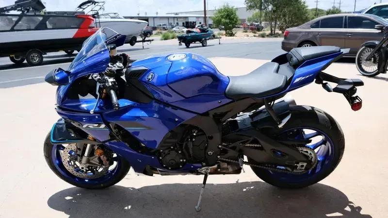 NEW 2026 YAMAHA YZF-R1 Image 4