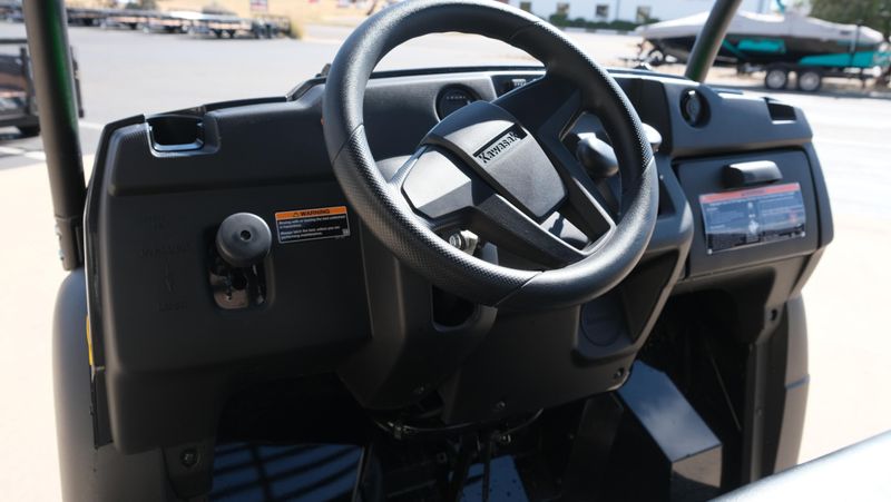 NEW 2026 KAWASAKI MULE SX 4X4 XC LE  in a METALLIC ONYX BLACK exterior color. Family PowerSports (877) 886-1997 familypowersports.com 