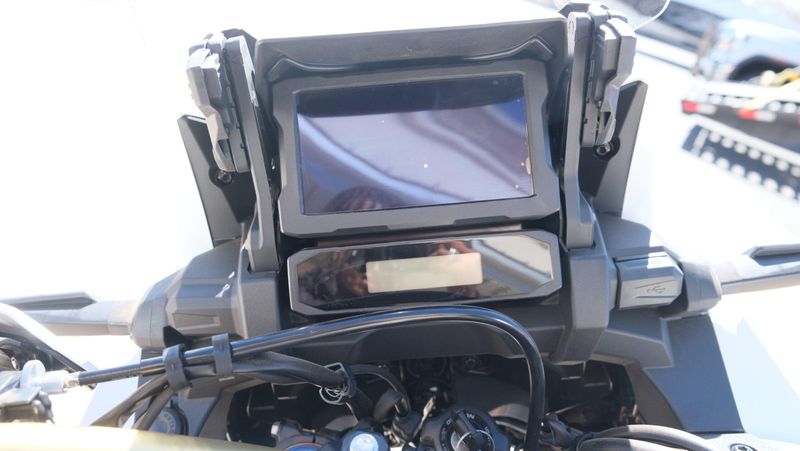 NEW 2025 HONDA AFRICA TWIN ADVENTURE SPORTS ES DCT Image 18