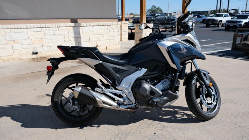 USED 2024 HONDA NC750X DCT Image 2