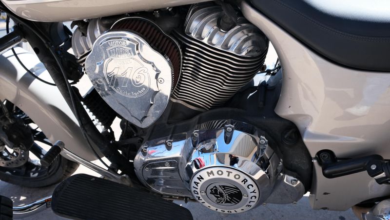 USED 2022 INDIAN MOTORCYCLE CHIEFTAIN LIMITED SILVER QUARTZ MTLC 49ST Image 14