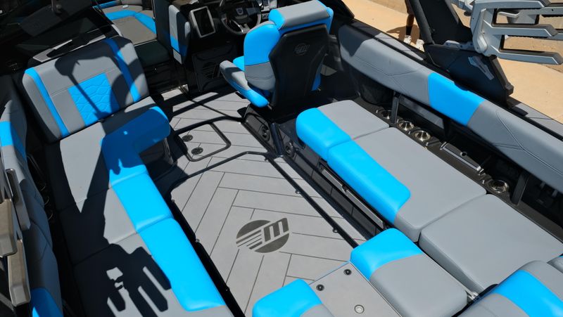 USED 2024 MALIBU WAKESETTER 23LSV Image 15